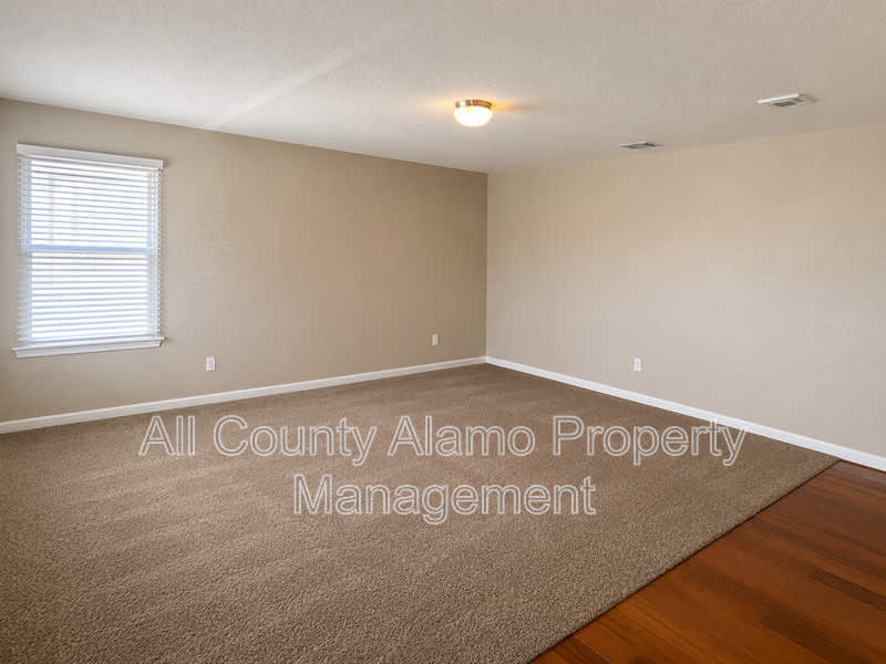5565 Saffron Way – photo 2