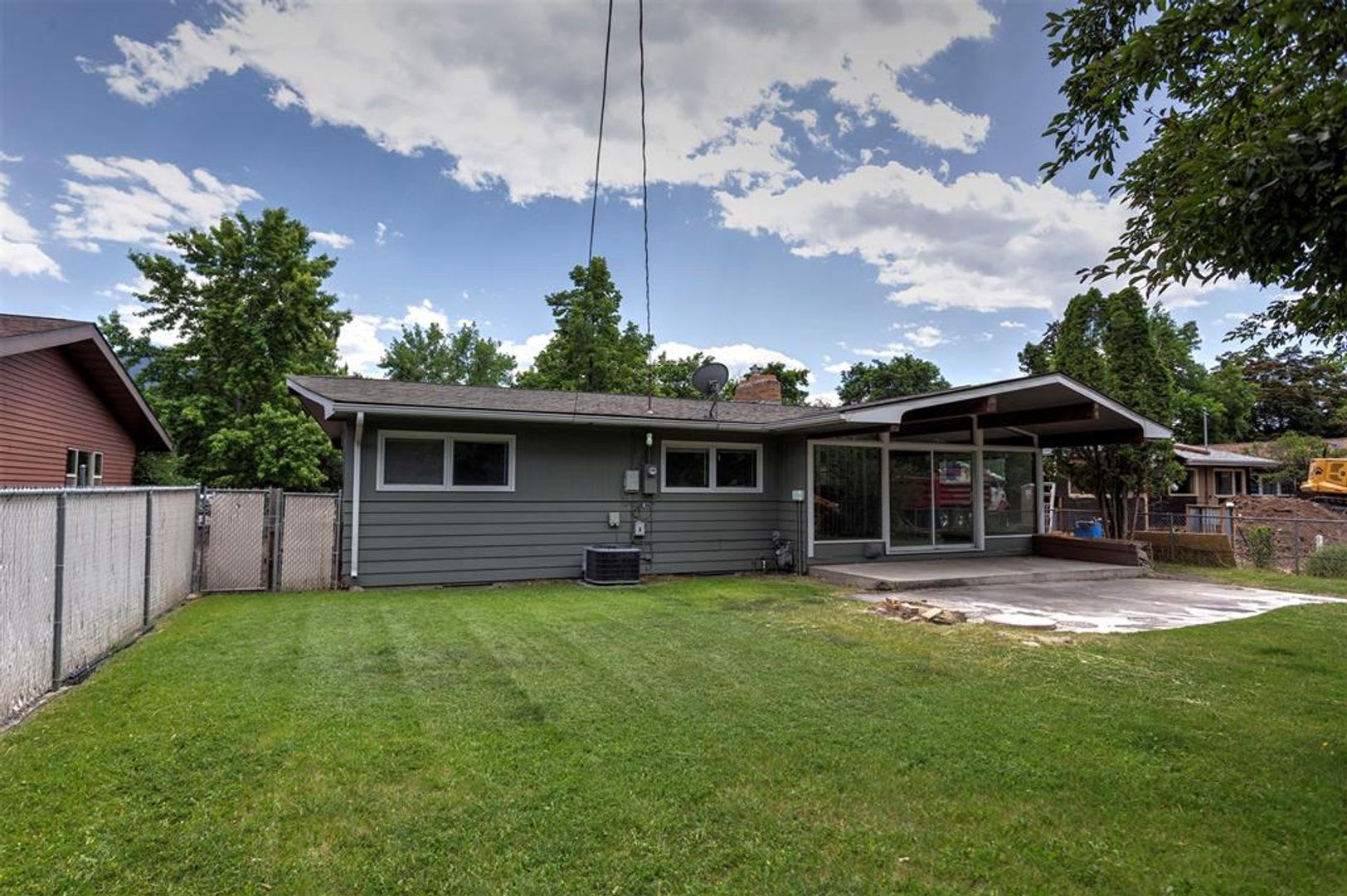 University Area Home – photo 3