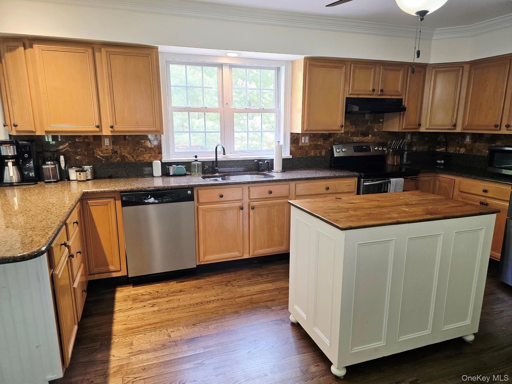64 Beachfern Road – photo 4