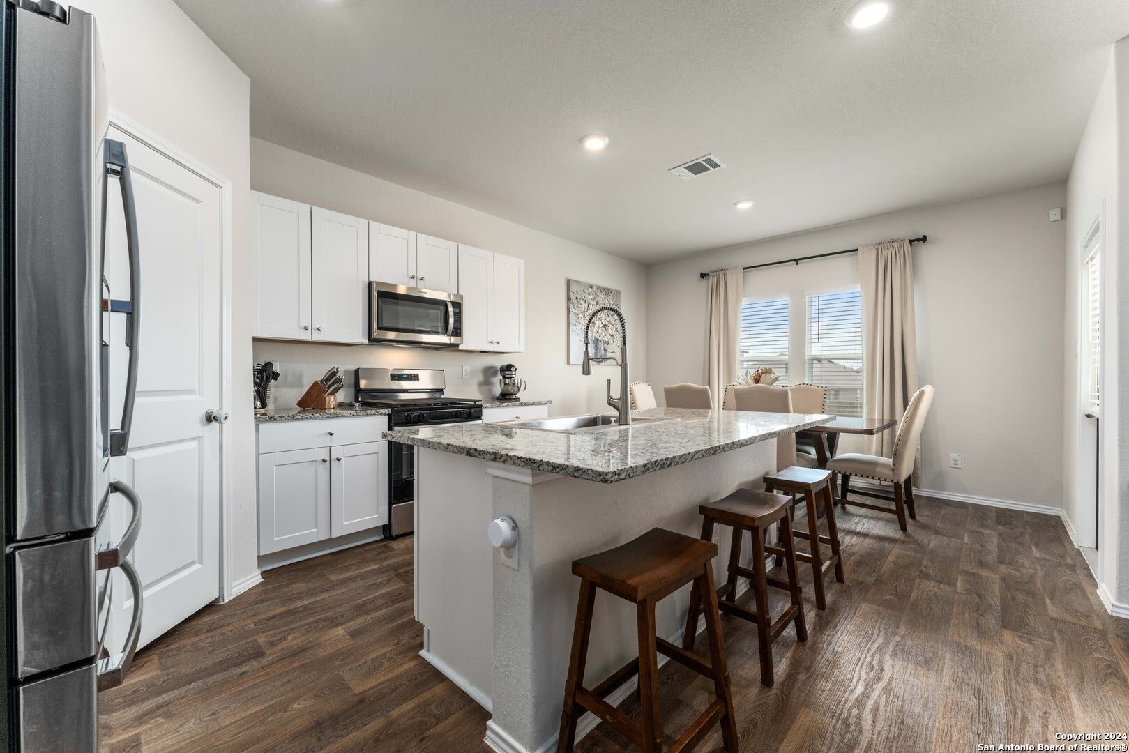 3127 KEUKA PARK DR – photo 5