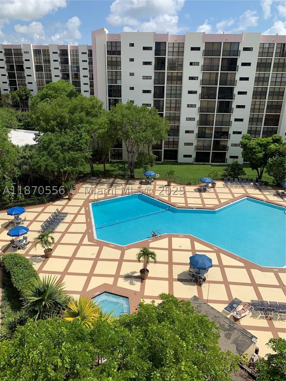 17021 N Bay Rd – photo 1