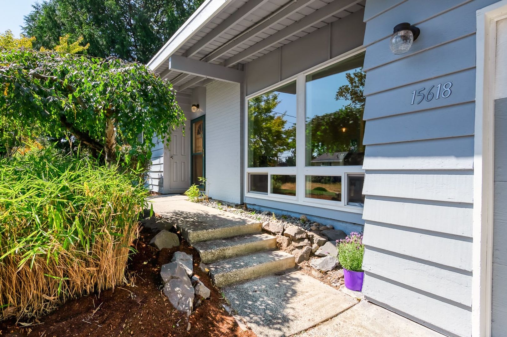 Newly Remodeled 3 Bed 1 Bath Rambler in Bellevue – photo 3