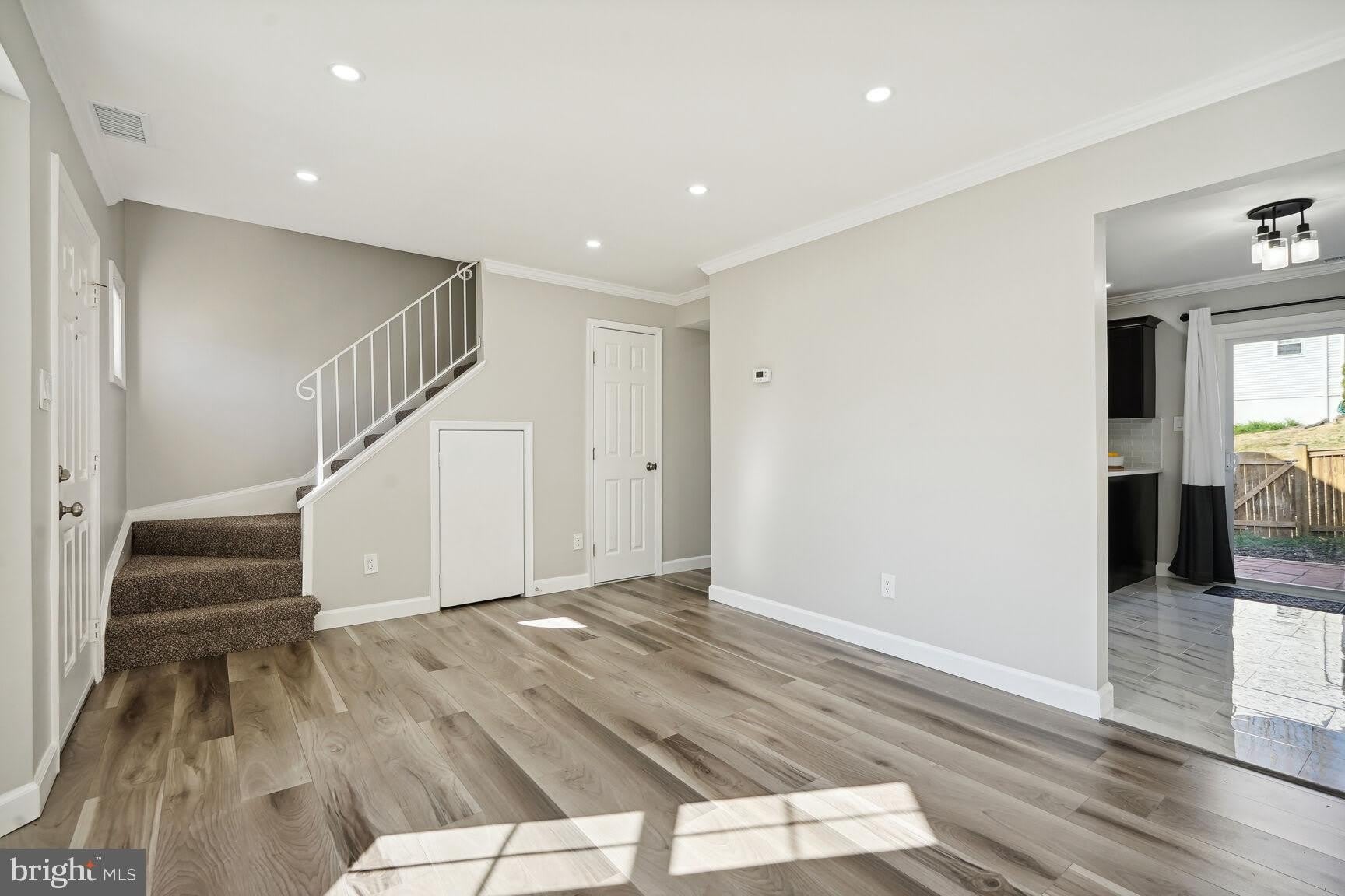 6003 SWEET DALE Court – photo 5