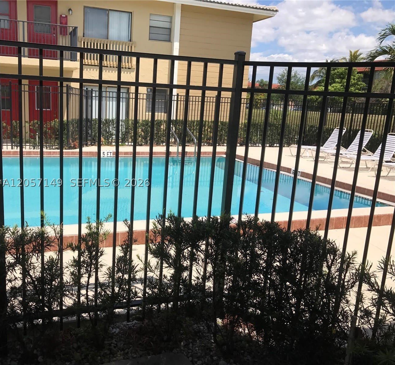 2631 Riverside Dr – photo 3