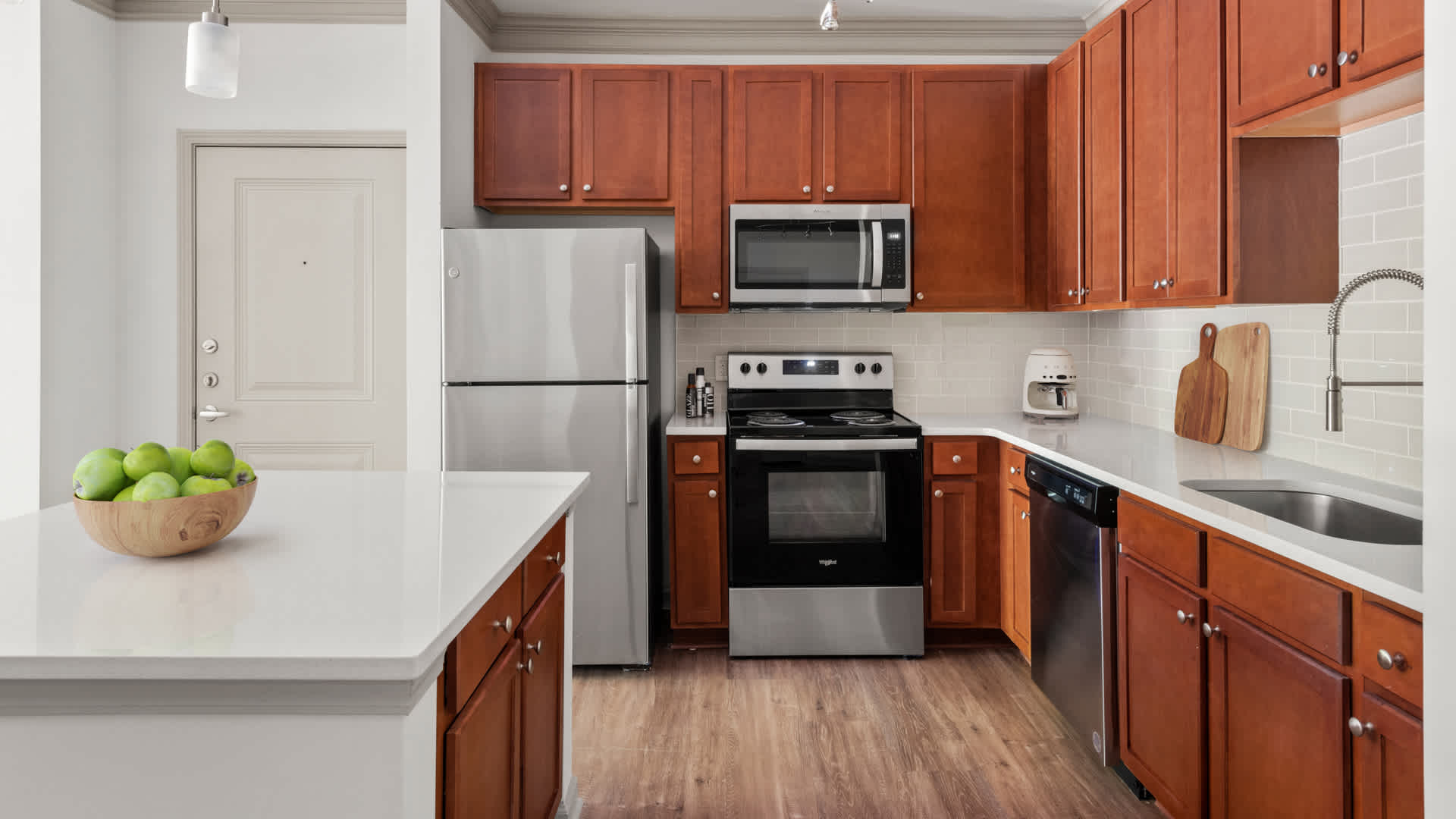 Station 92 at Woodstock Apartments – photo 5
