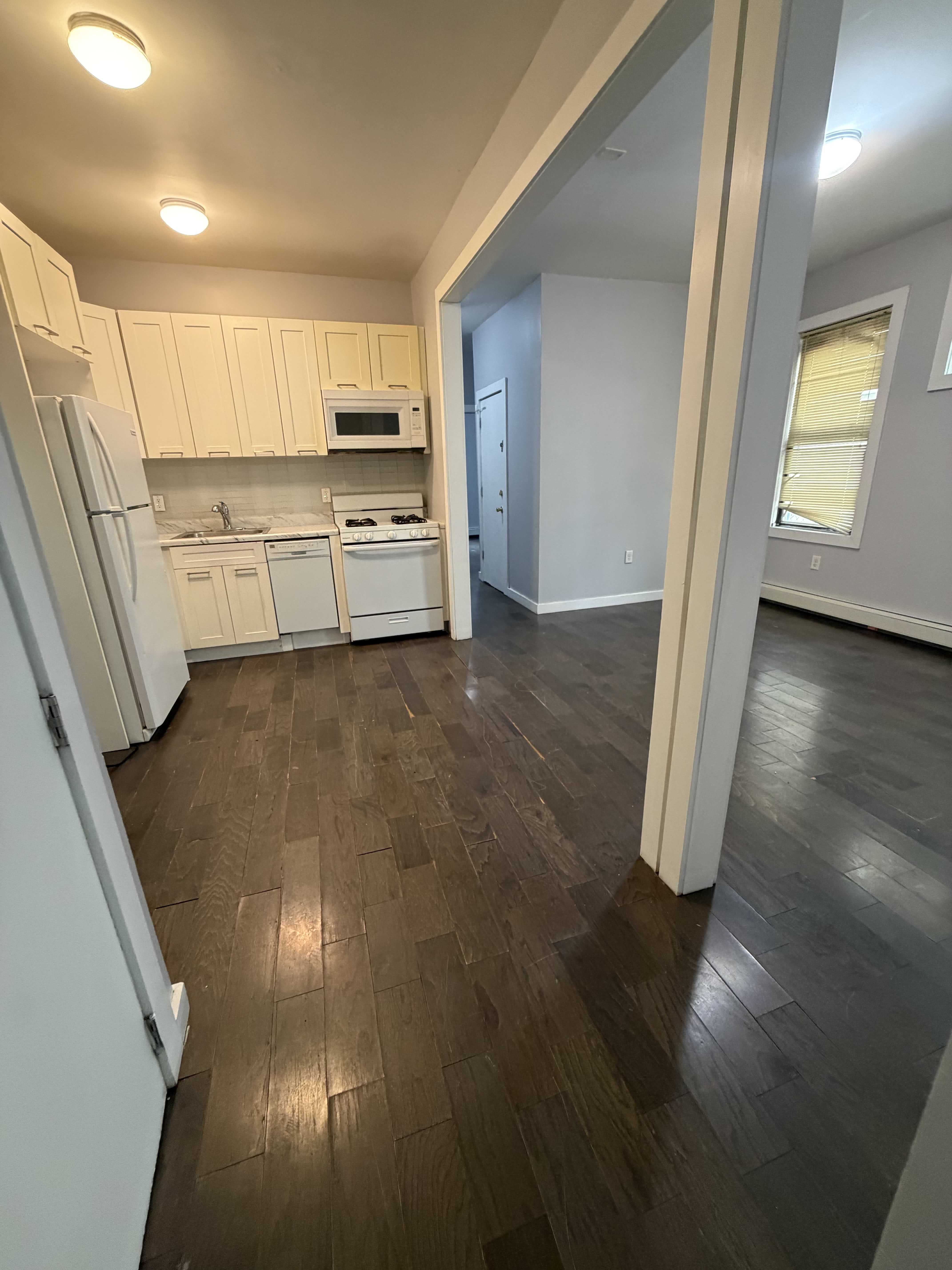 29 Bartholdi Ave – photo 2