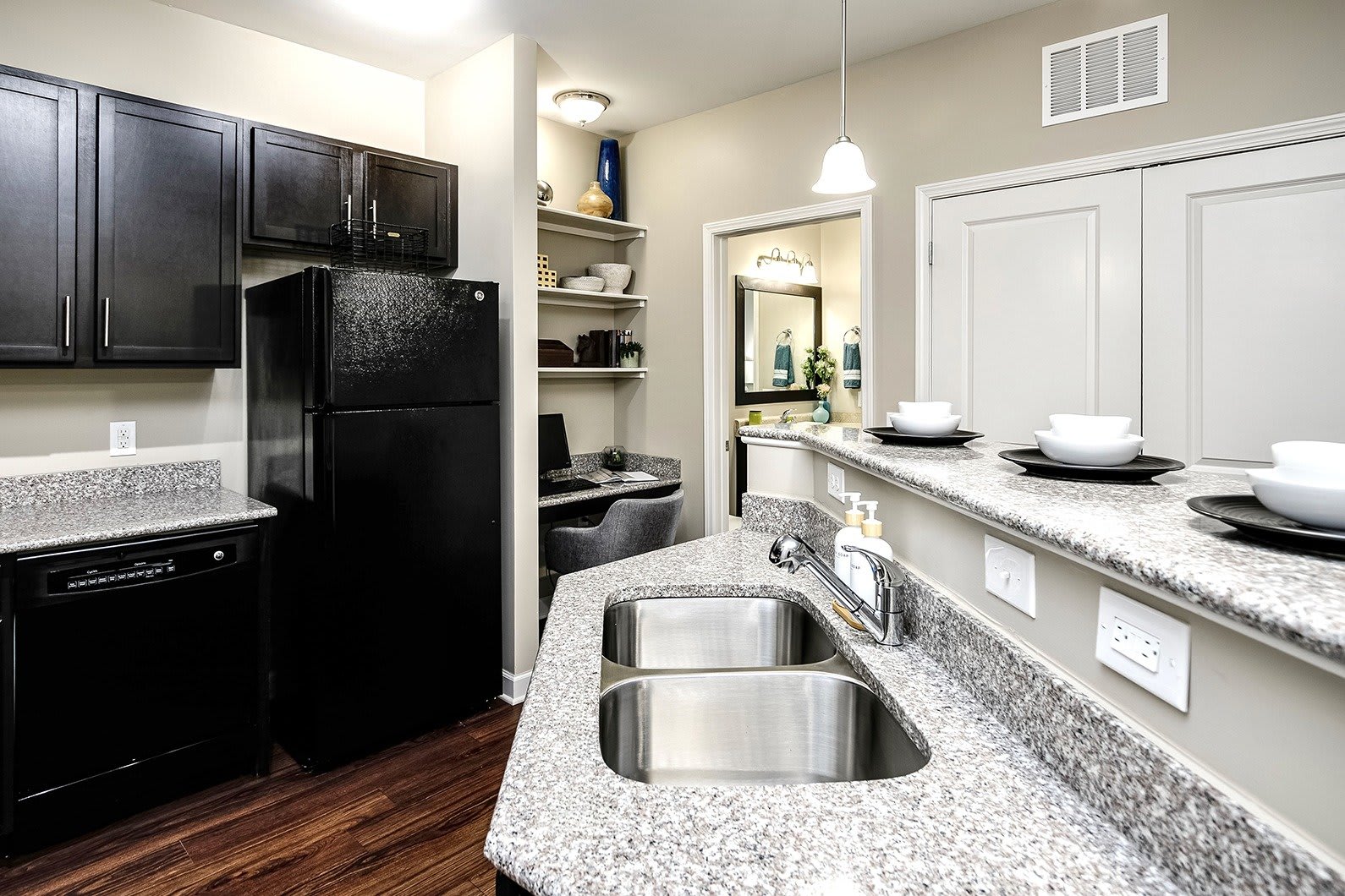 August Move In Special Beautiful Home With A Newly Finished Basement – photo 3