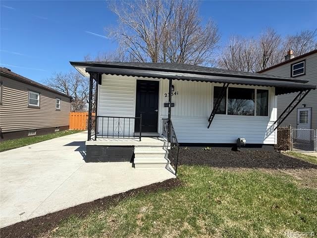 23541 Elmira Street – photo 2