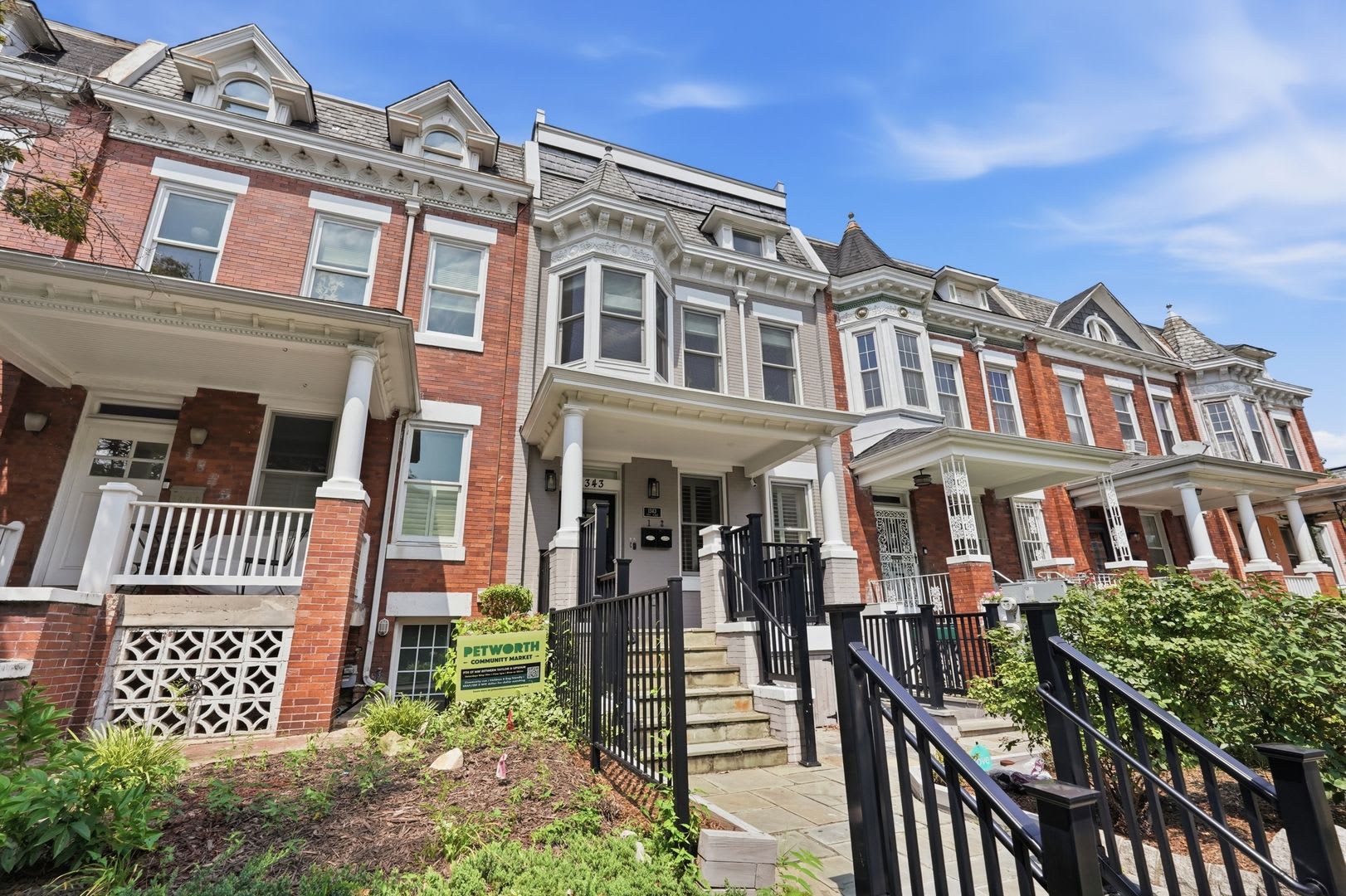 Updated Condo Style Townhome in Columbia Heights! – photo 2
