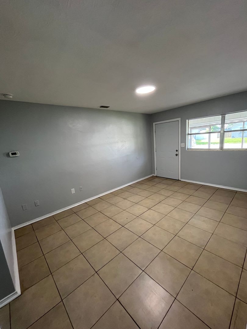 Beautiful 3BR/1BA Lakeland Home with Bonus Room Near Southeastern University! – photo 5