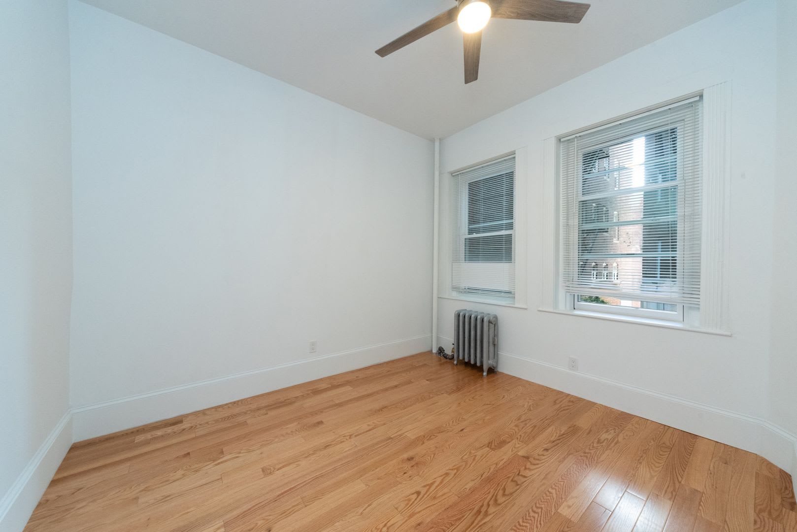 Charming 4 Bedroom- No Broker Fee – photo 5