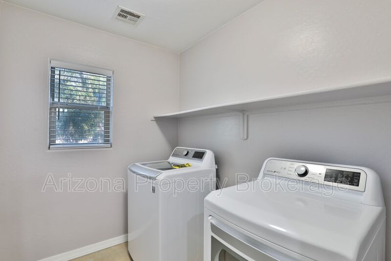 3879 E. Santa Fe Ln. – photo 5