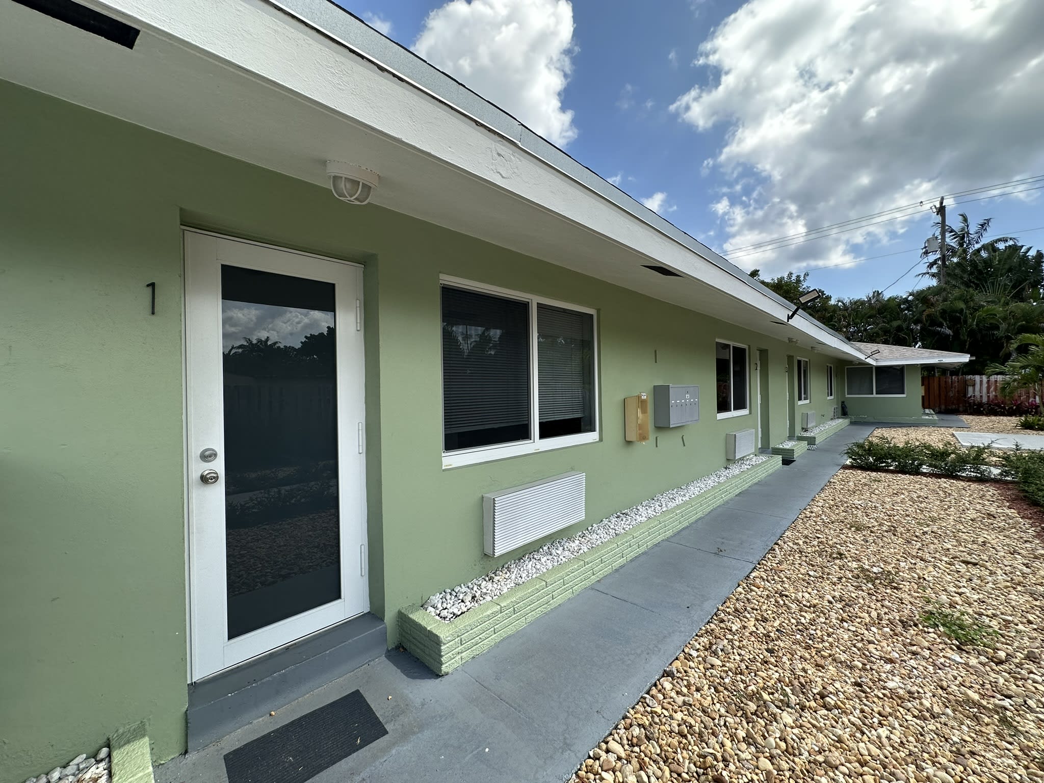 1324 Northeast 16Th Avenue 2 – photo 3
