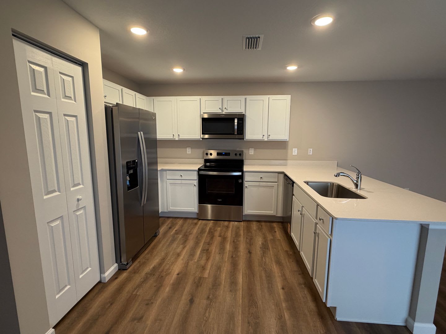 New Construction 4 bedroom in Palm Bay – photo 4