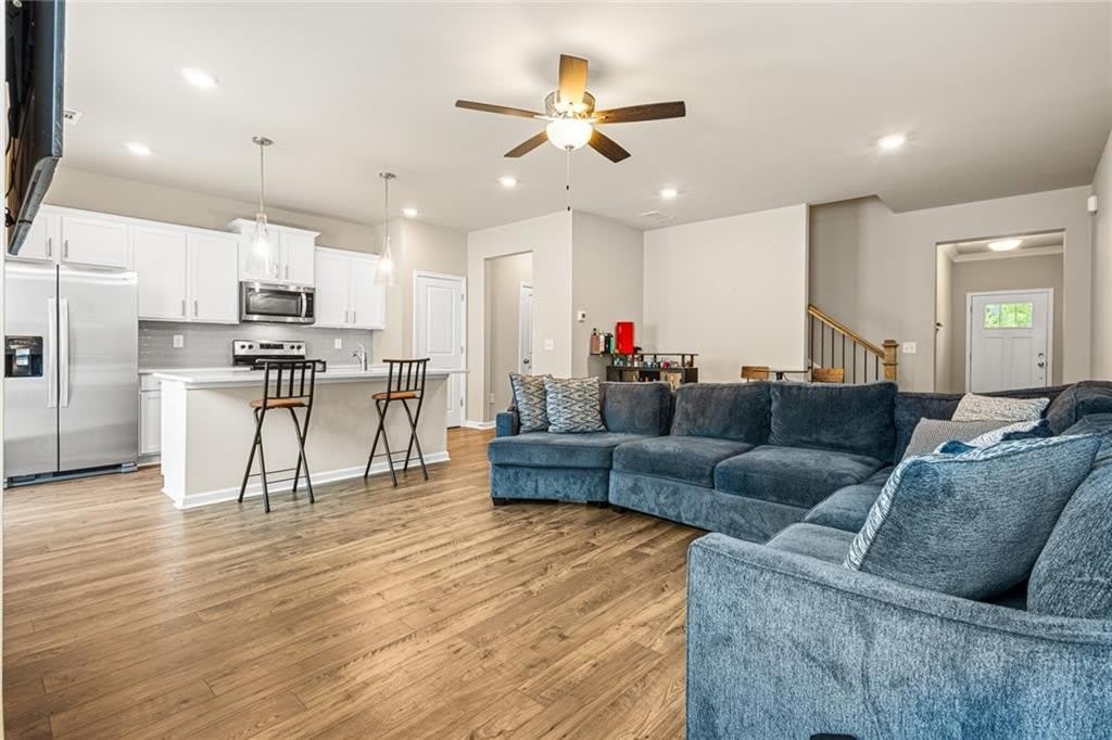 1135 Elyse Lane – photo 5