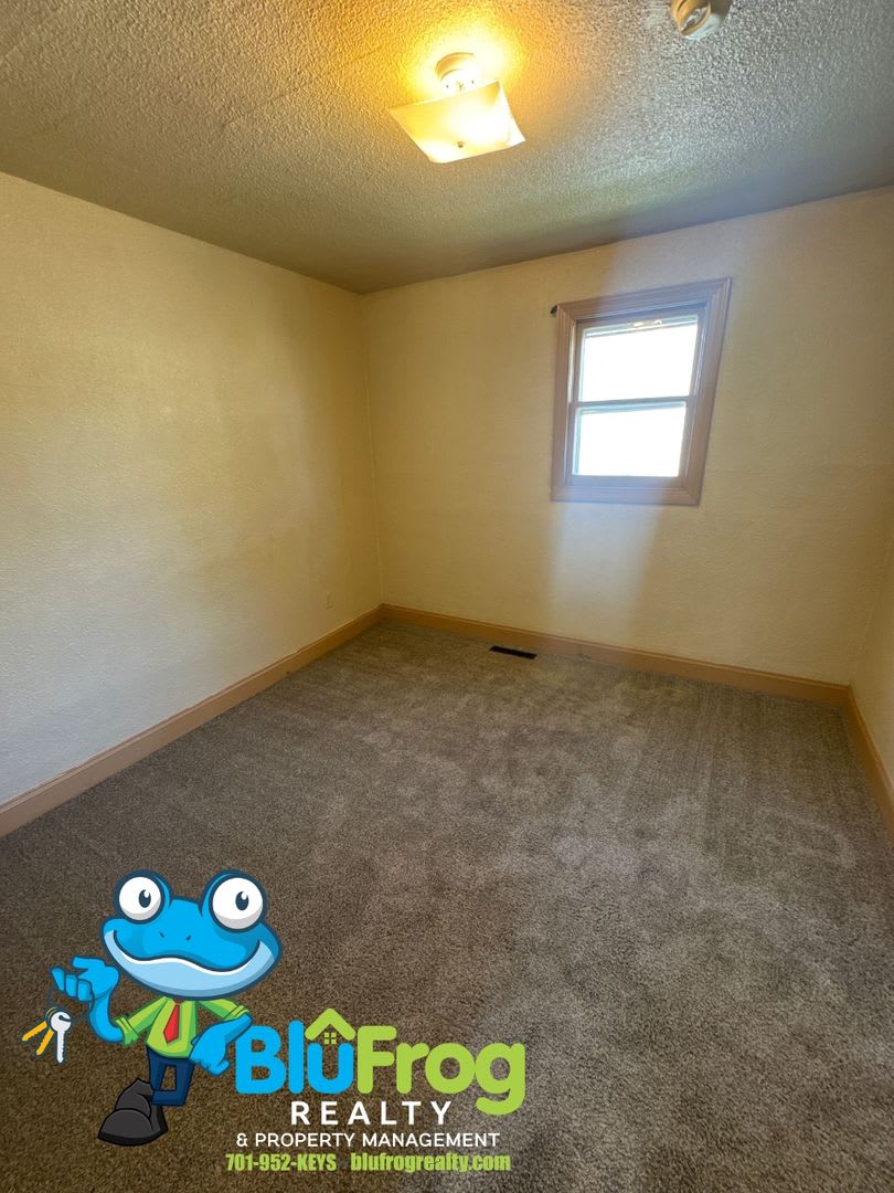 530 3rd St SE, Jamestown, ND 58401 – photo 5