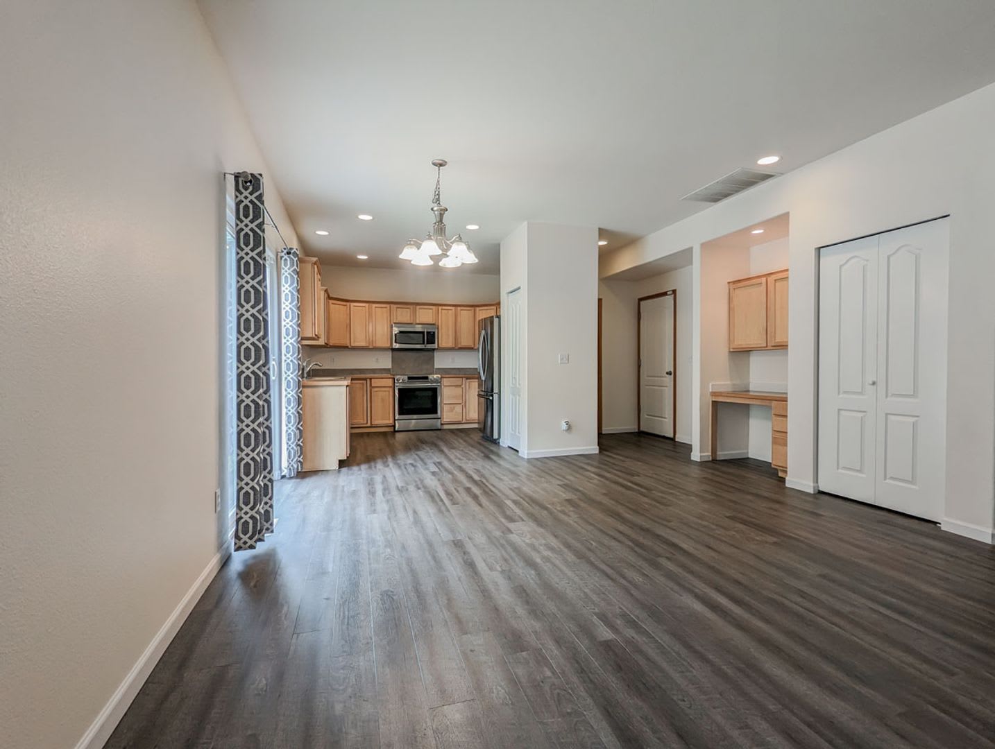 **Move-In Special**Beautiful updated 5bd/2.5ba home is move in ready! – photo 3