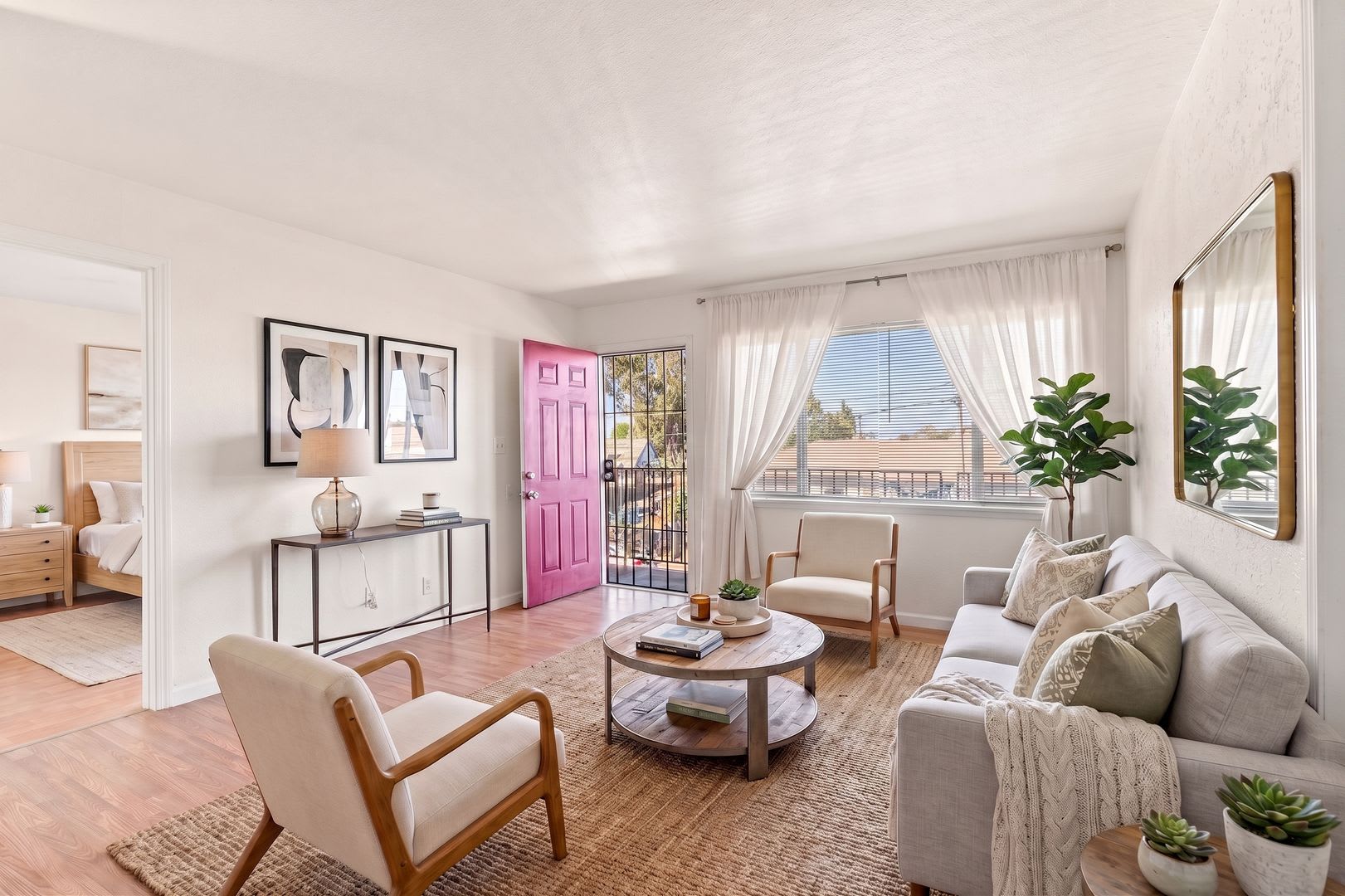Spacious 4-Bed Oakland Unit w/ In-Unit Laundry & Gated Parking – photo 1