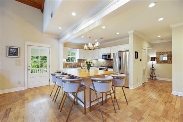 921 Carriage Way – photo 2