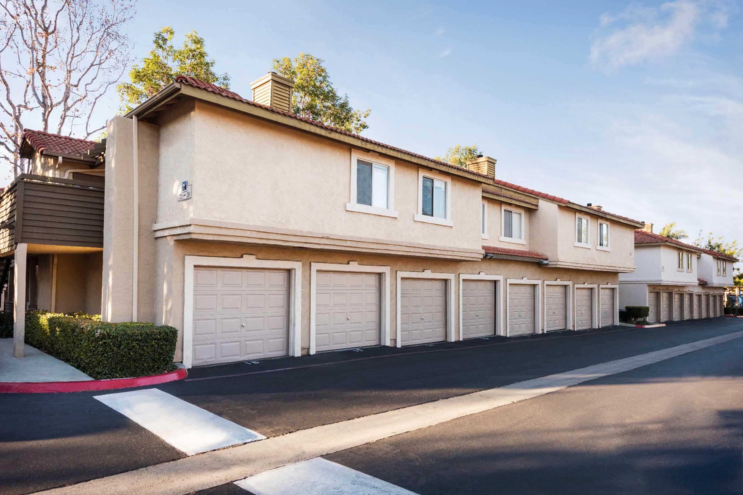 Elán Shadowridge Meadows Apartments – photo 5