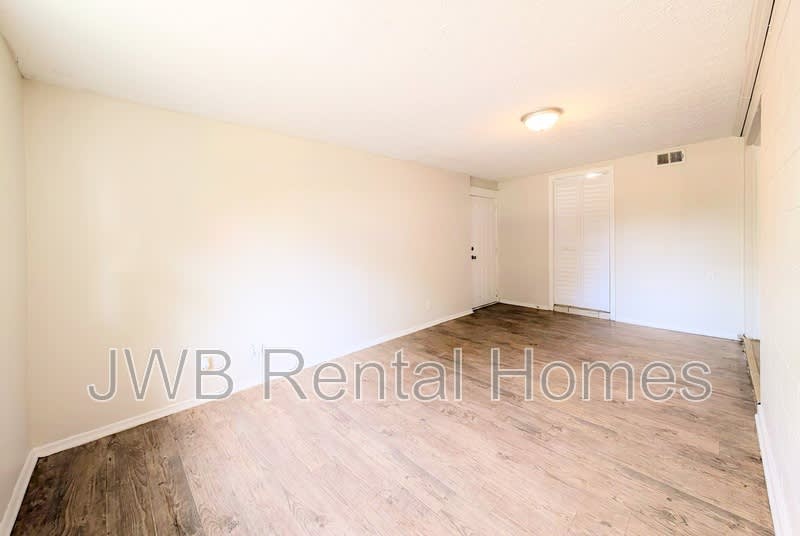 3359 Phyllis St – photo 5