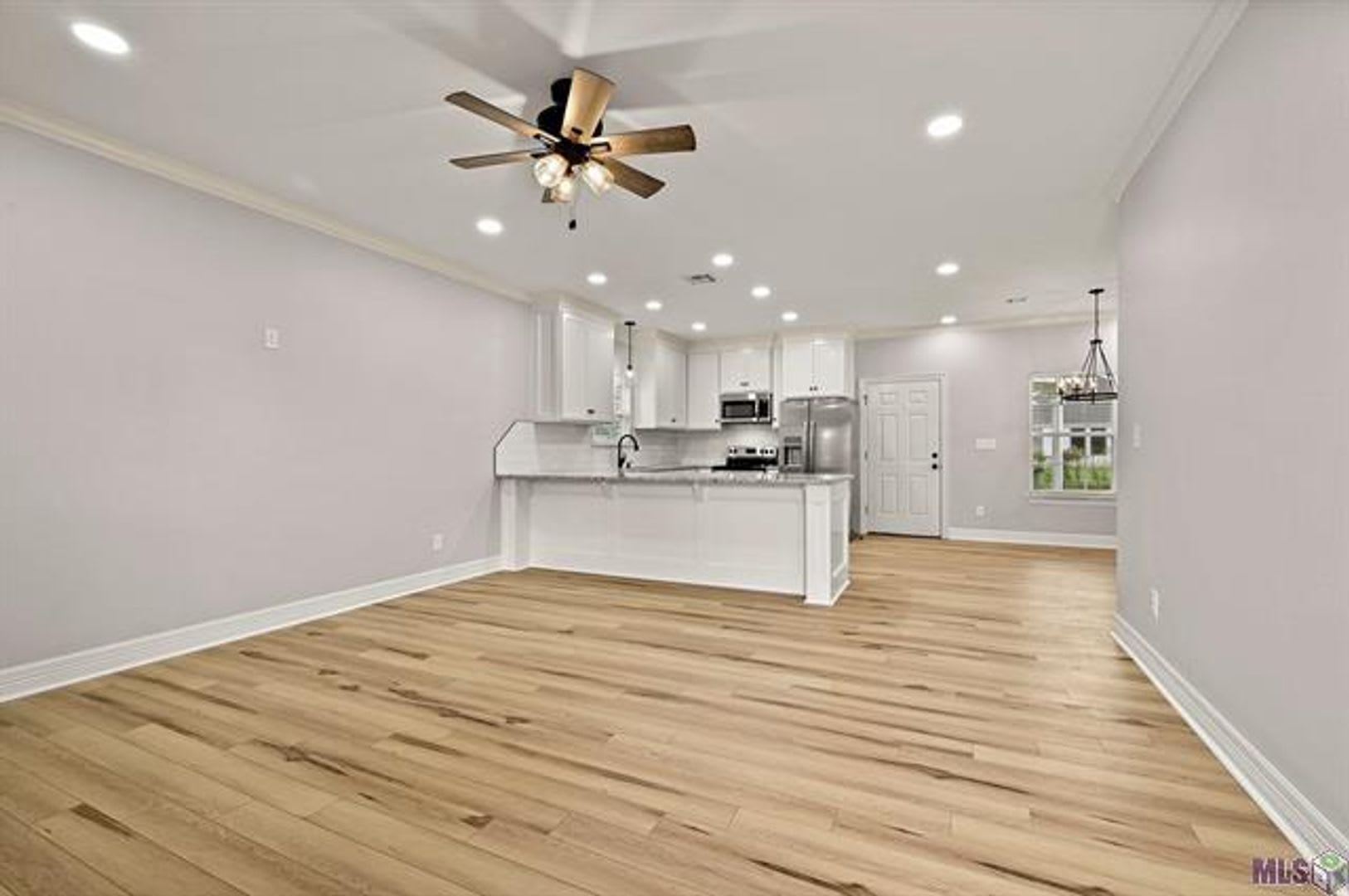 Newly constructed home with custom details – photo 5