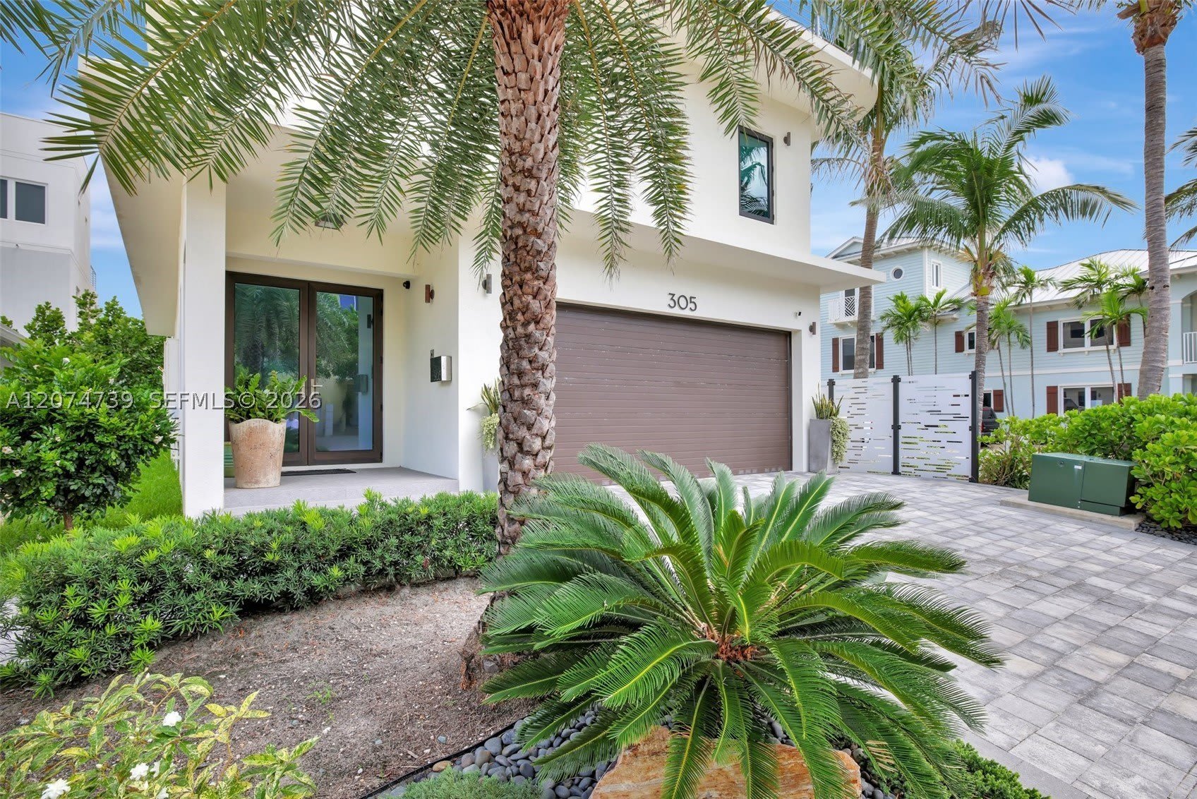 305 Oak St – photo 3