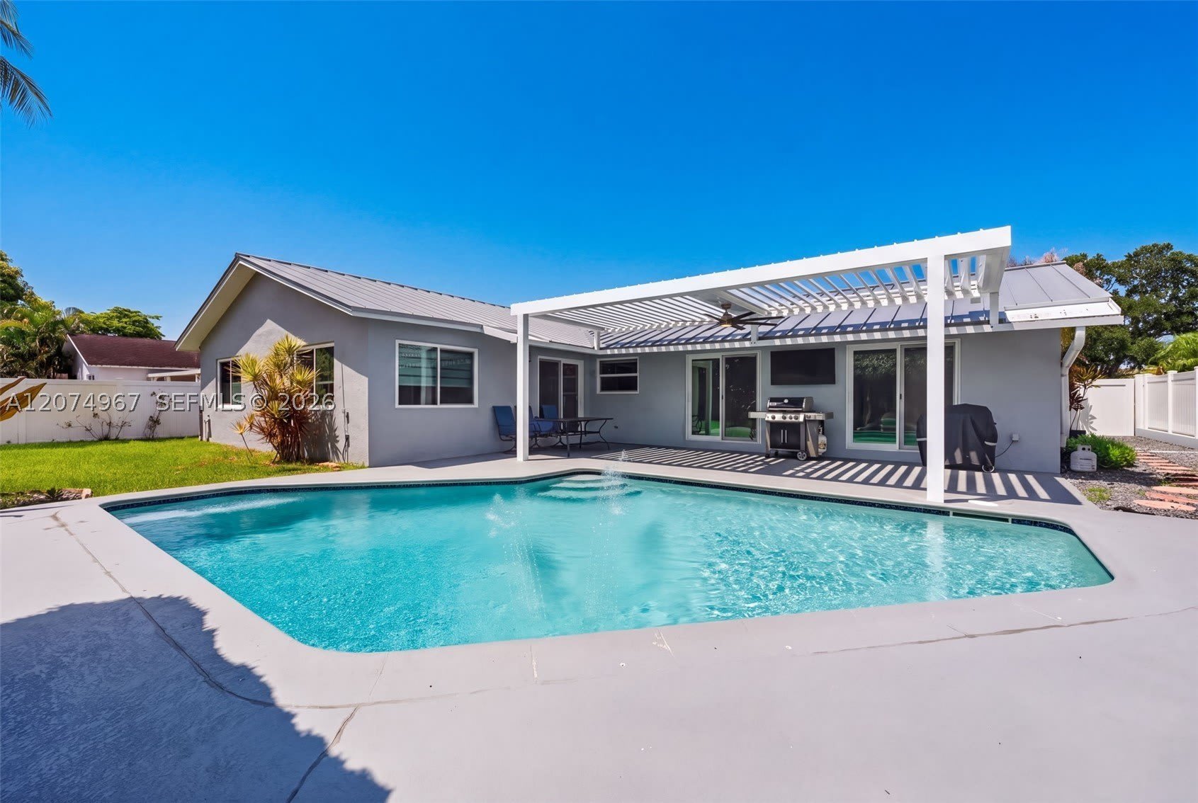 5804 SW 116th Ave – photo 2