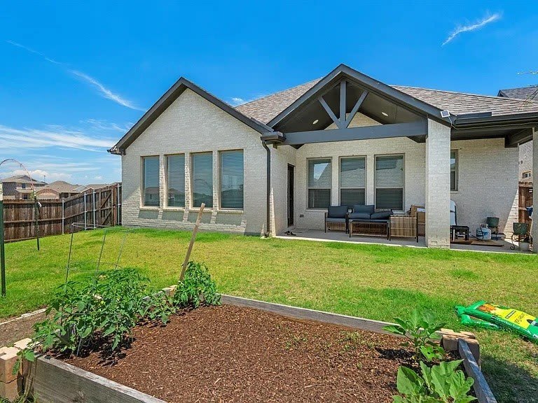 4922 Pebblewood Drive – photo 2