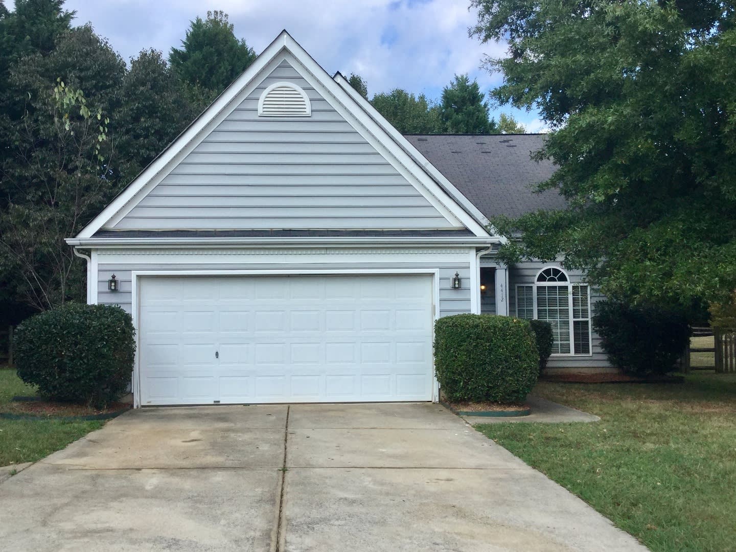 MOVE-IN READY! – photo 1