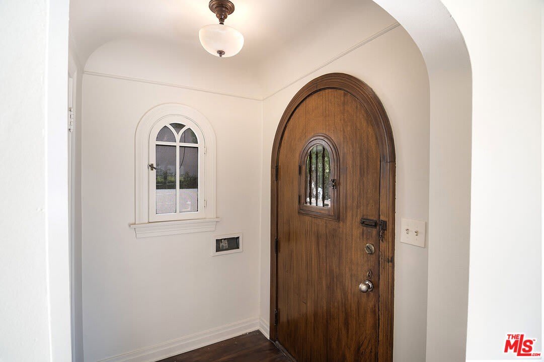 121 S Poinsettia Pl – photo 4
