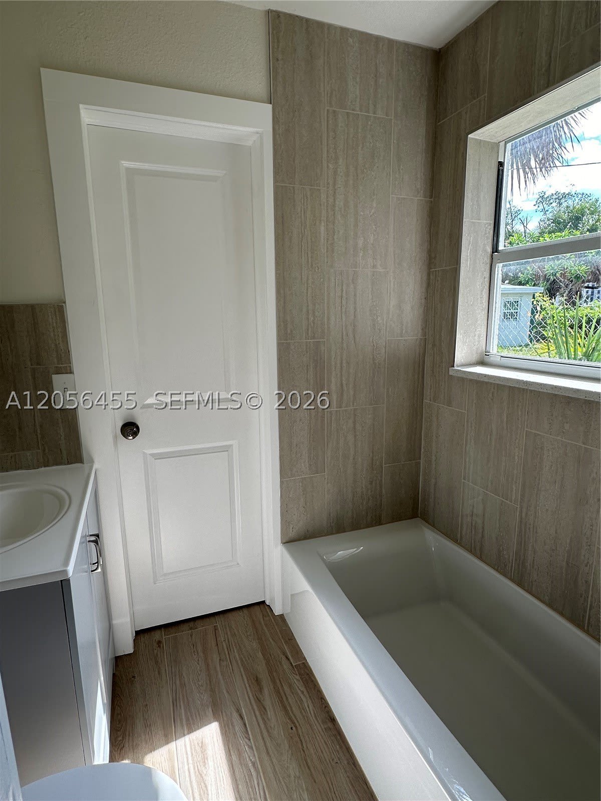 1048 Avenue E – photo 3