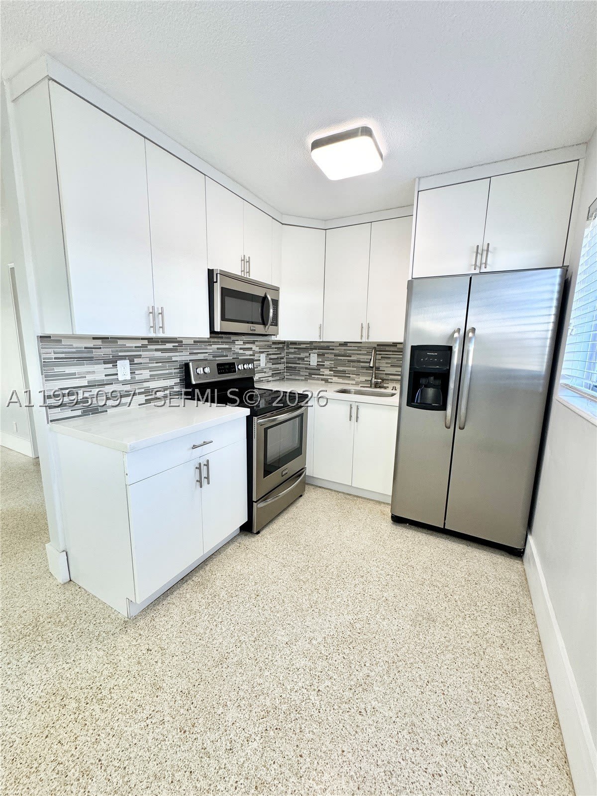 1601 SE 15 – photo 4
