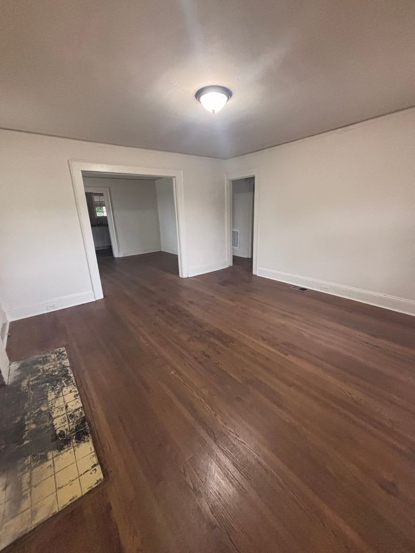 Discover This Three Bedroom One Bath Single Family Home In East Charlotte 500 Off The First Full Month – photo 4
