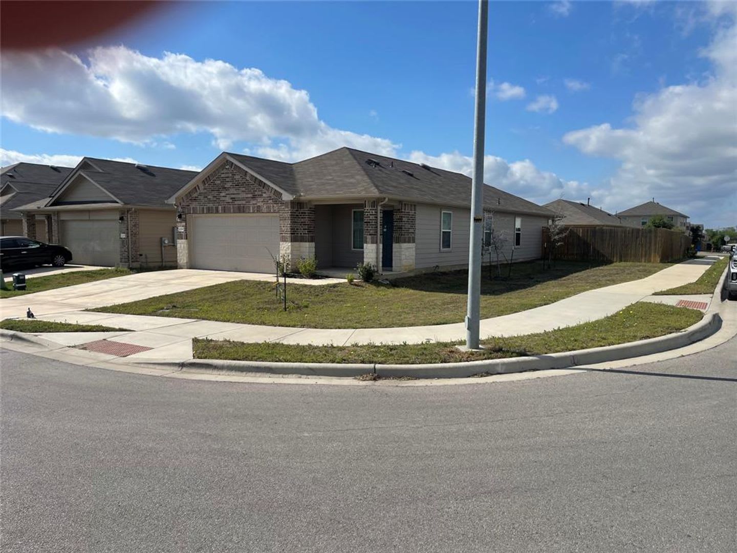 Ranch-style house available in Elgin – photo 3