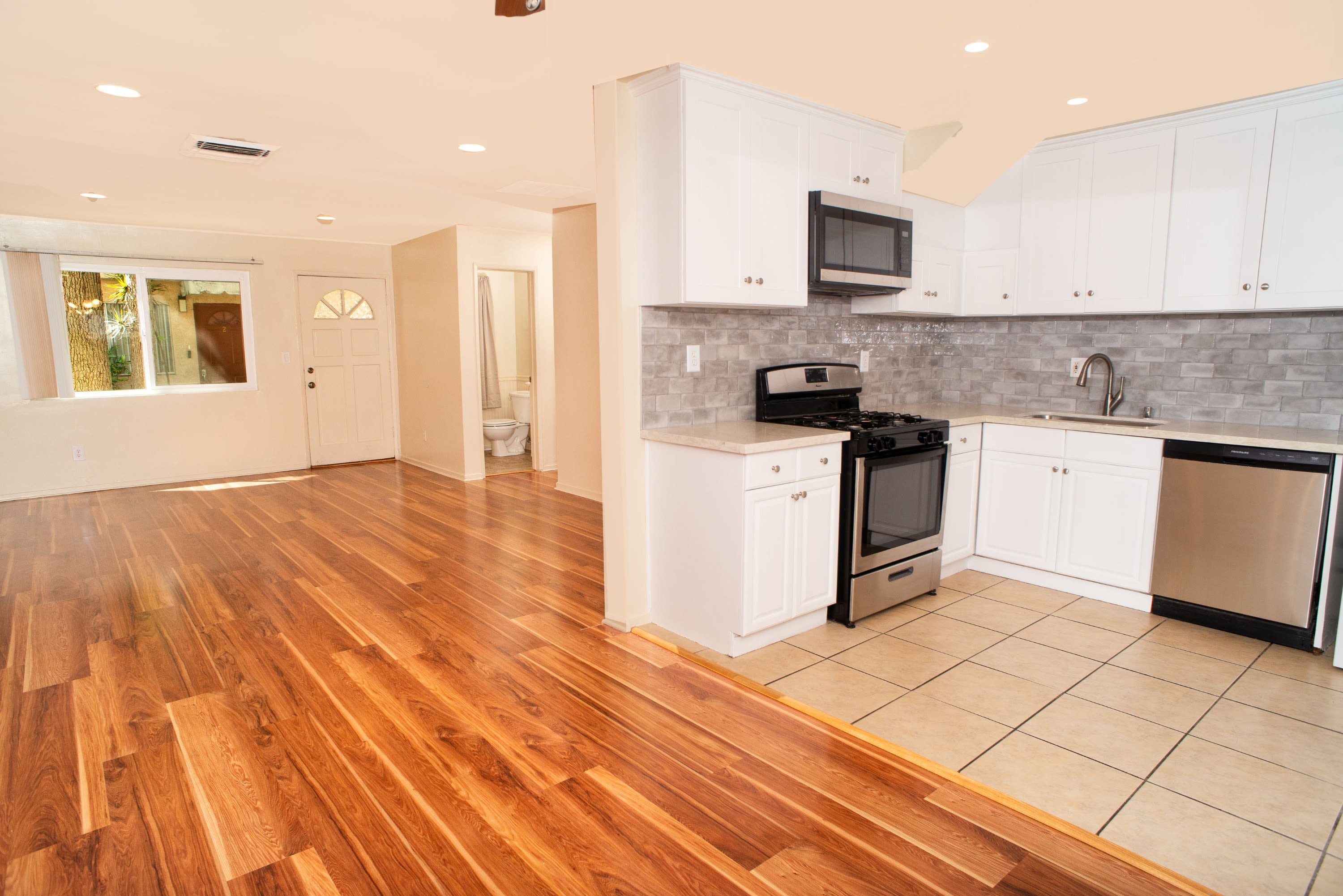 17151 Roscoe Blvd, Unit 18 – photo 1