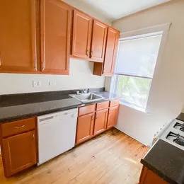 3546 North Wolcott Avenue – photo 3