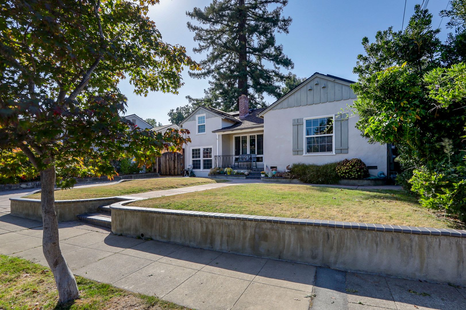 5BR/3BA Pet-Friendly Entire Property with Separate Guest House – photo 1
