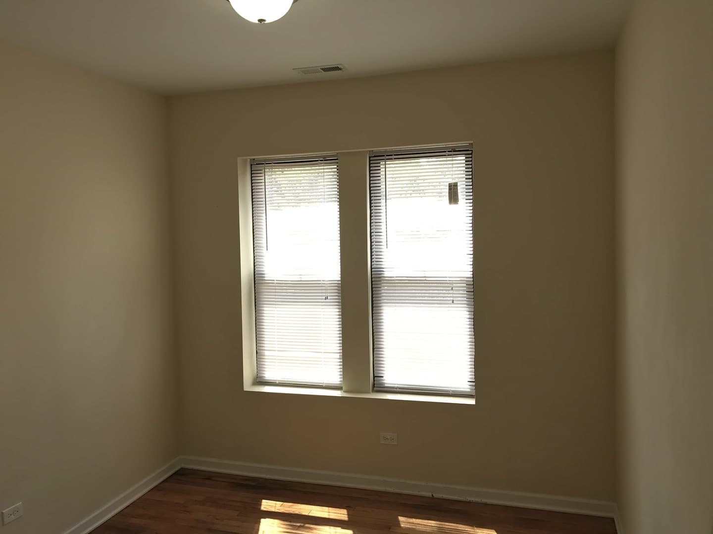4746 N Sacramento Ave – photo 5