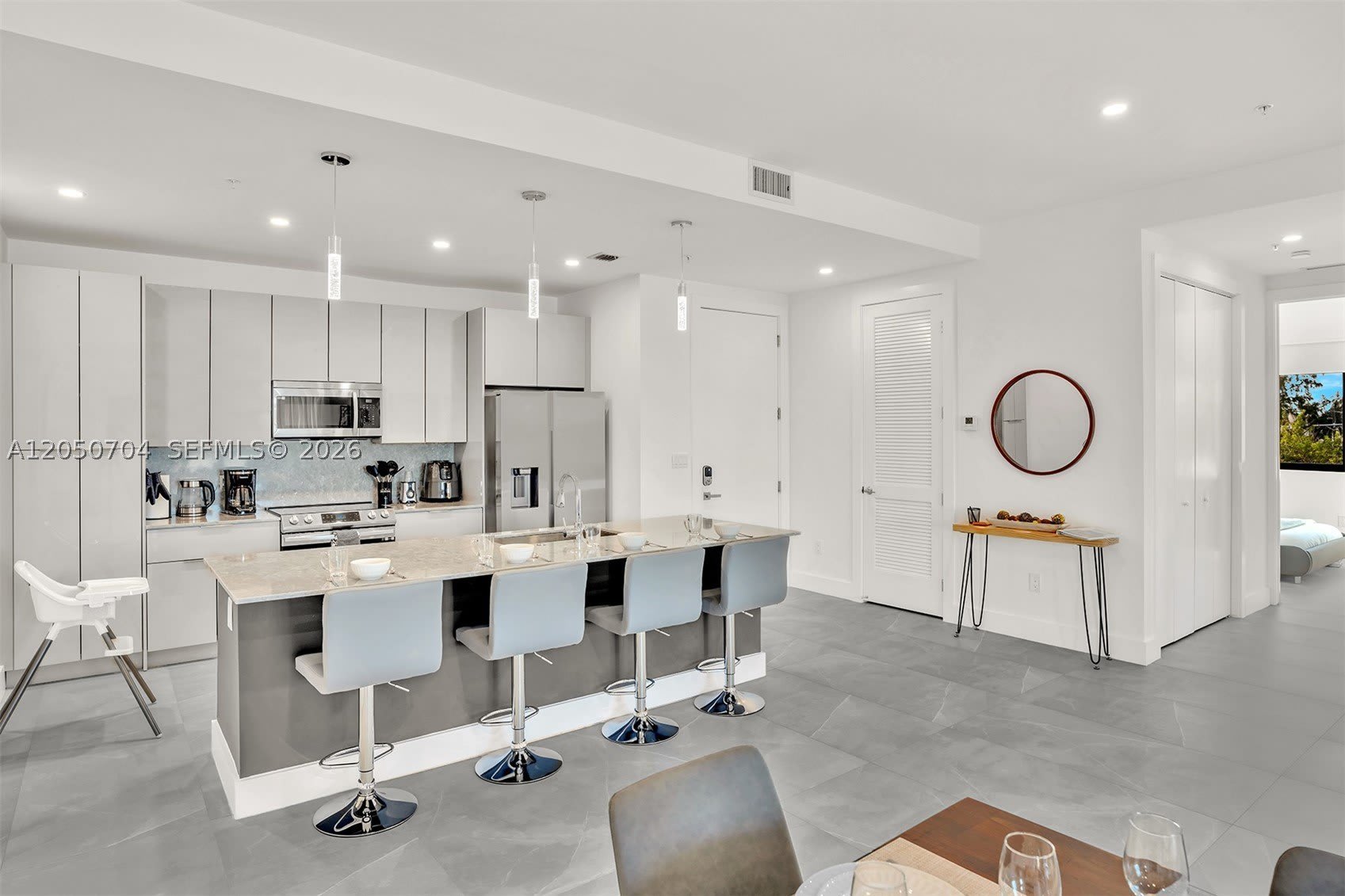 2100 Miami Rd – photo 3