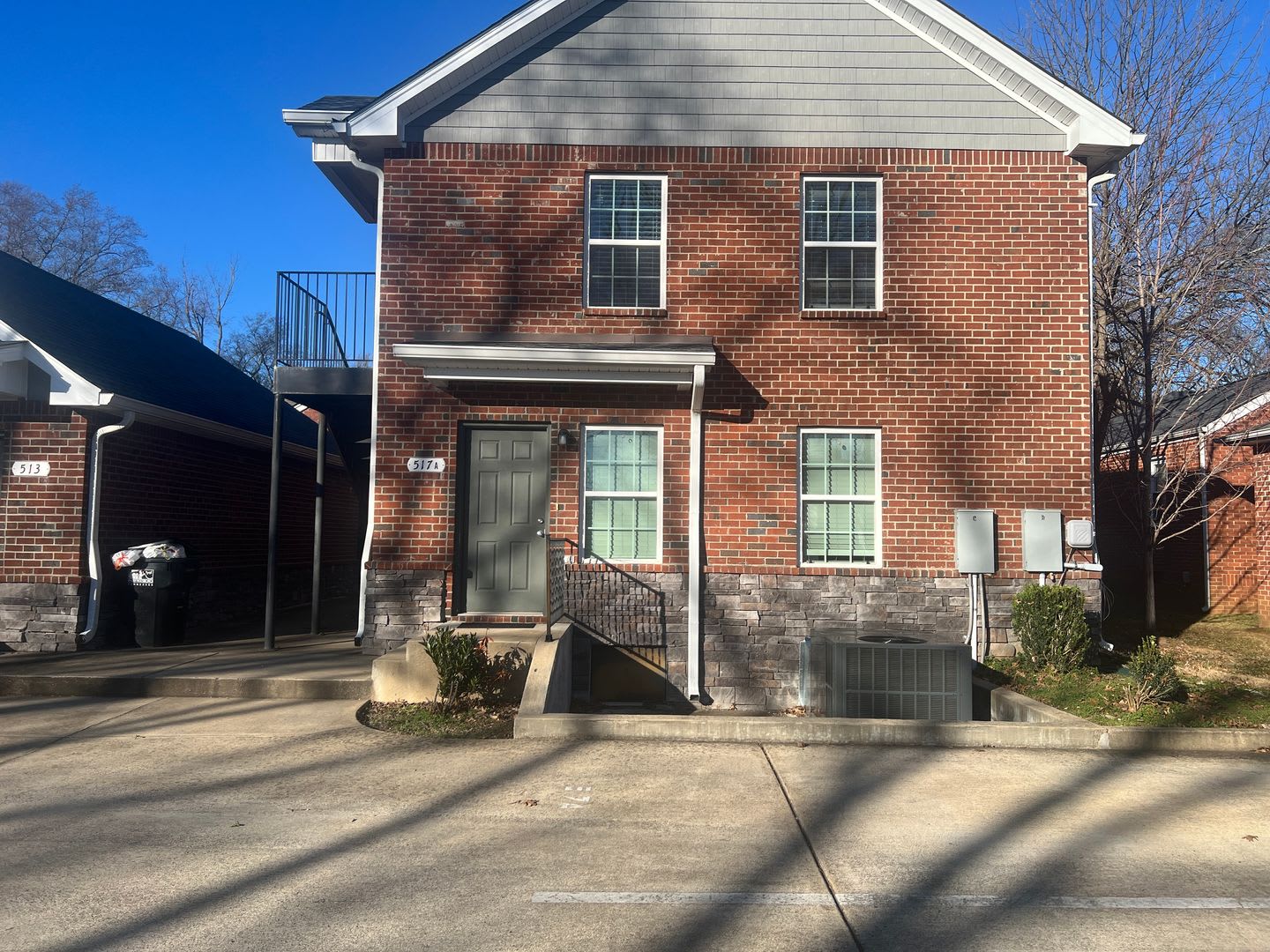 LIVE CLOSE TO MTSU CAMPUS!!! – photo 1
