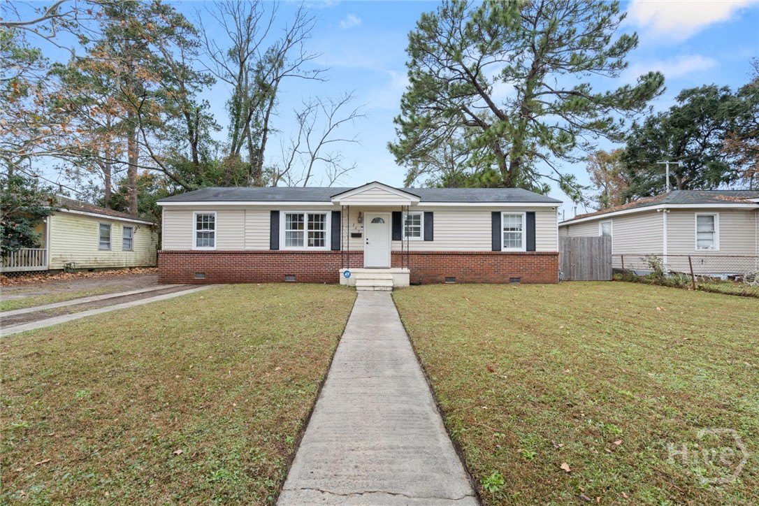 325 Manor Drive – photo 1