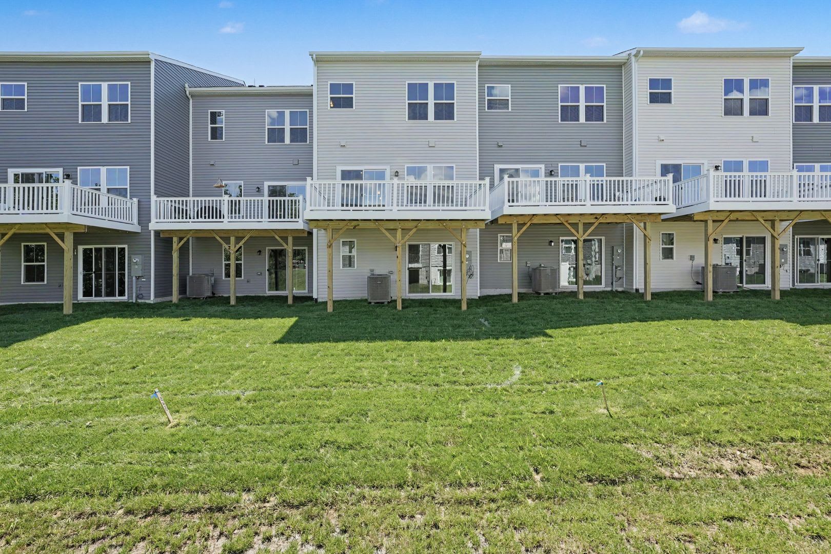 Brand New Luxury Townhome Alexander S Crossing Community Pool 2 300 Sq Ft – photo 2