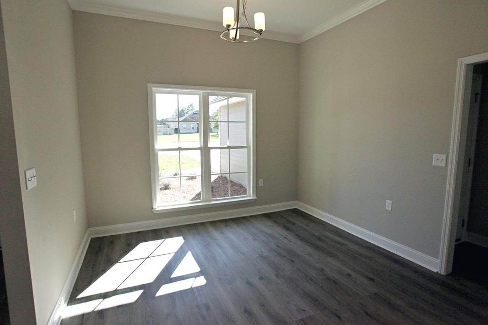 Stunning 4-Bedroom Home with Modern Amenities in Valdosta's Northlake Subdivision – photo 2