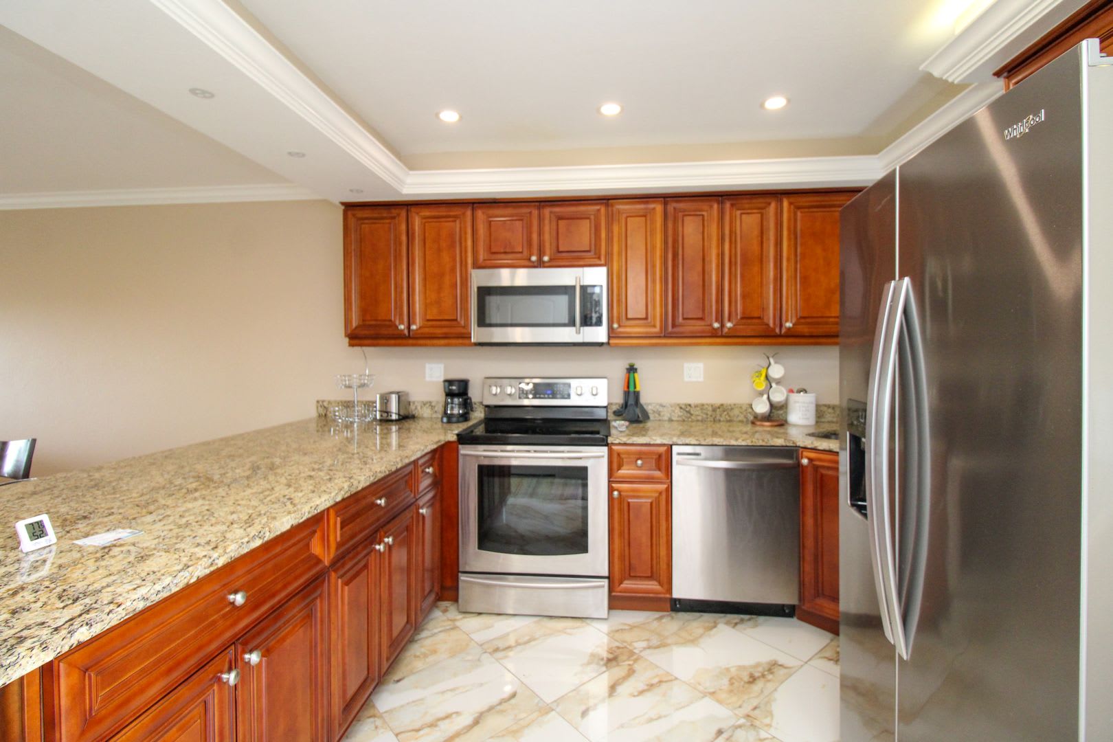 ***STUNNING TOP-FLOOR GOLF COURSE VIEWS***FURNISHED ANNUAL RENTAL***LELY*** – photo 4