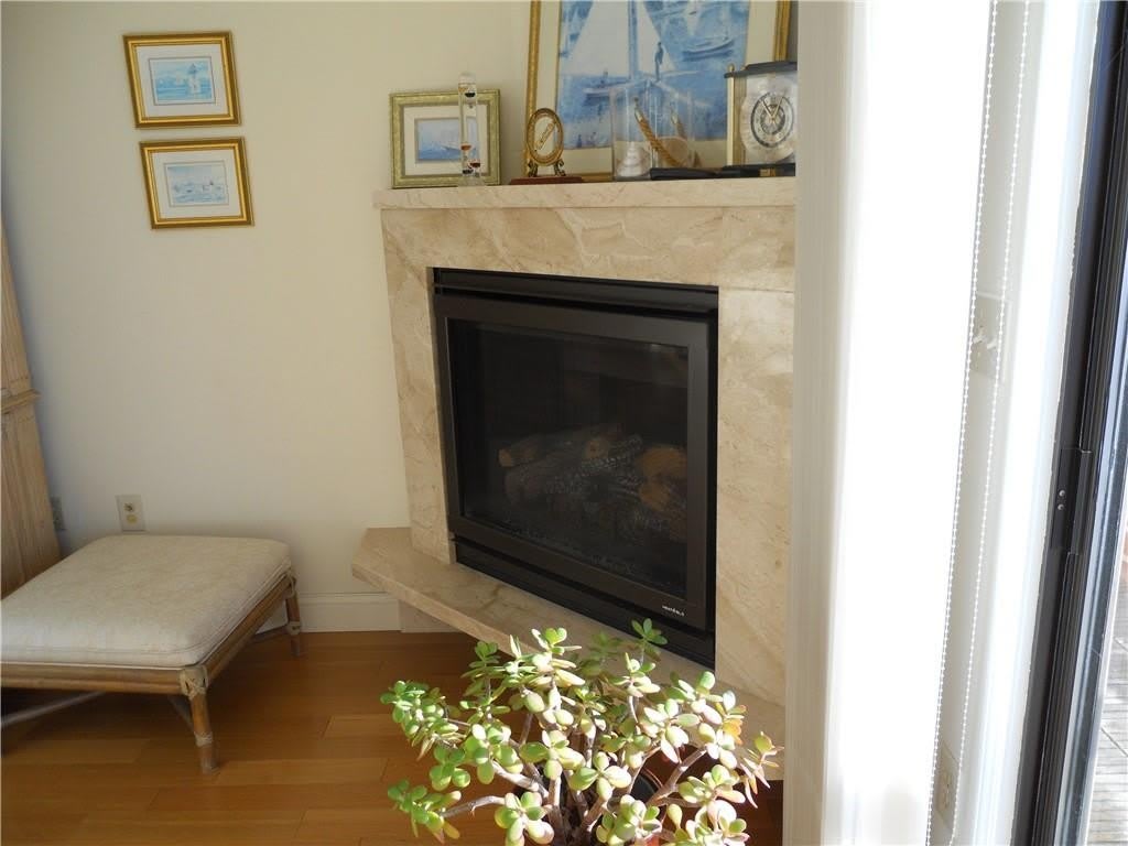 1412 CAPELLA S Row – photo 4