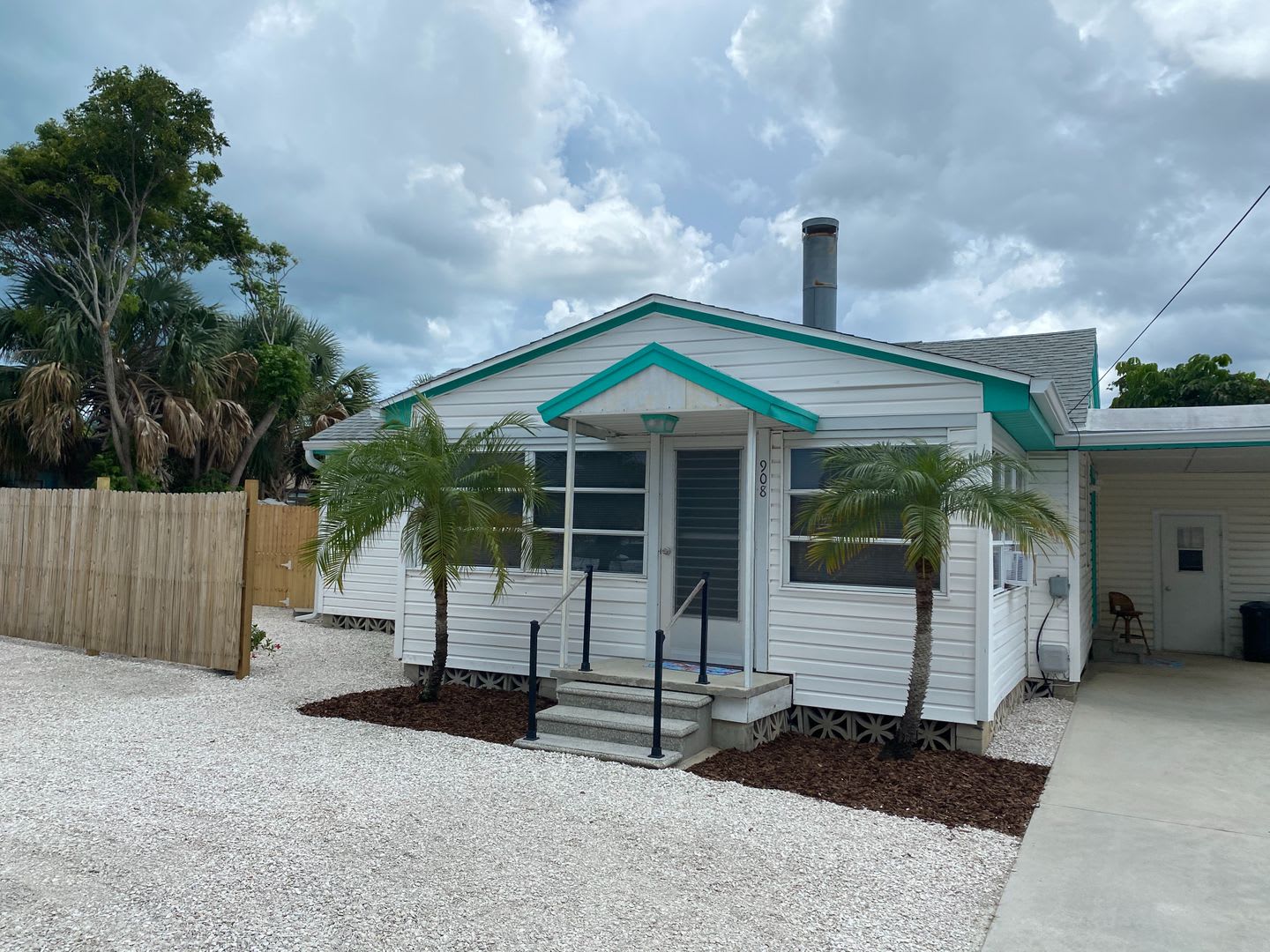 Nokomis Beachy Bungalow (Off Season) – photo 1