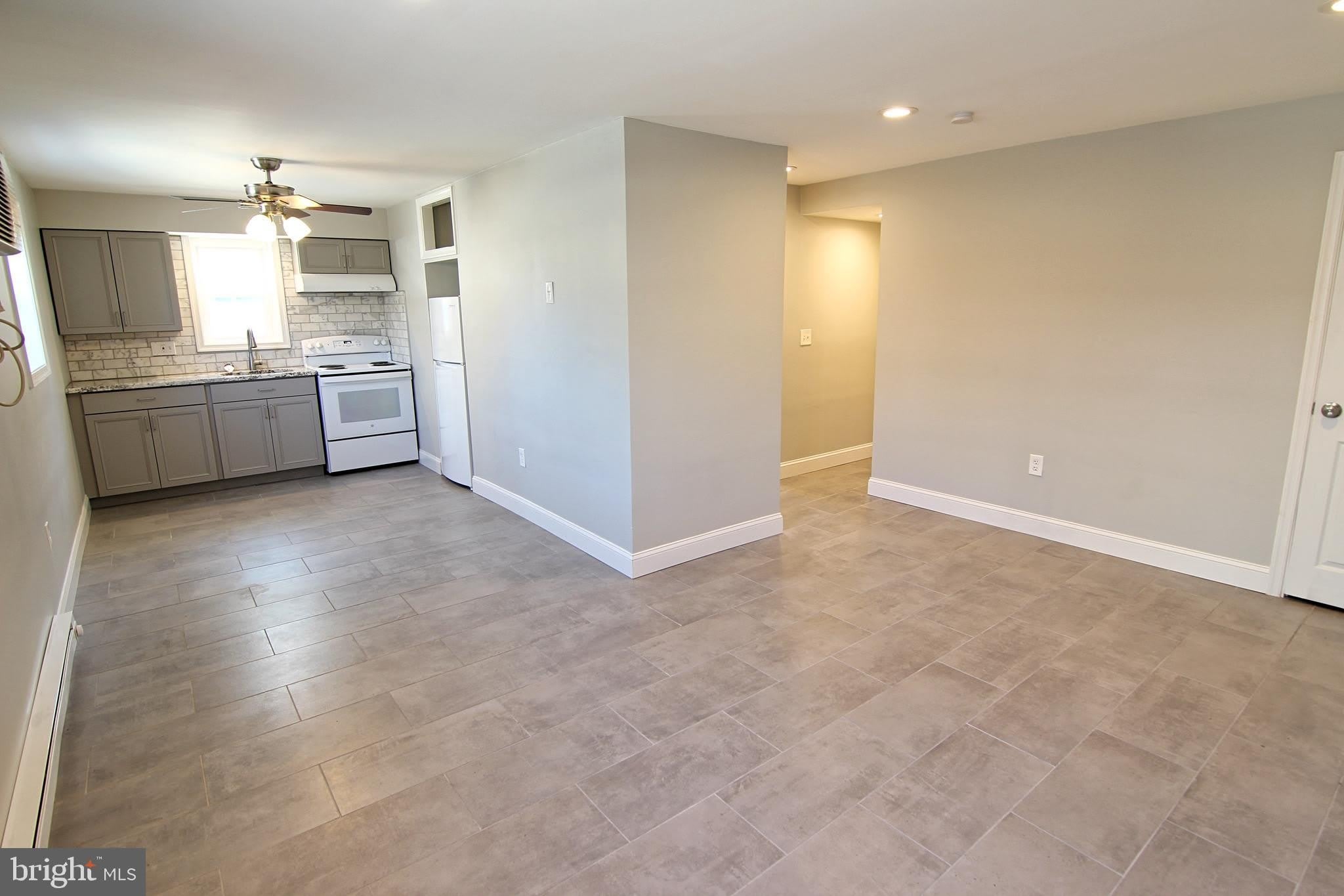 304 W 6TH Street – photo 3