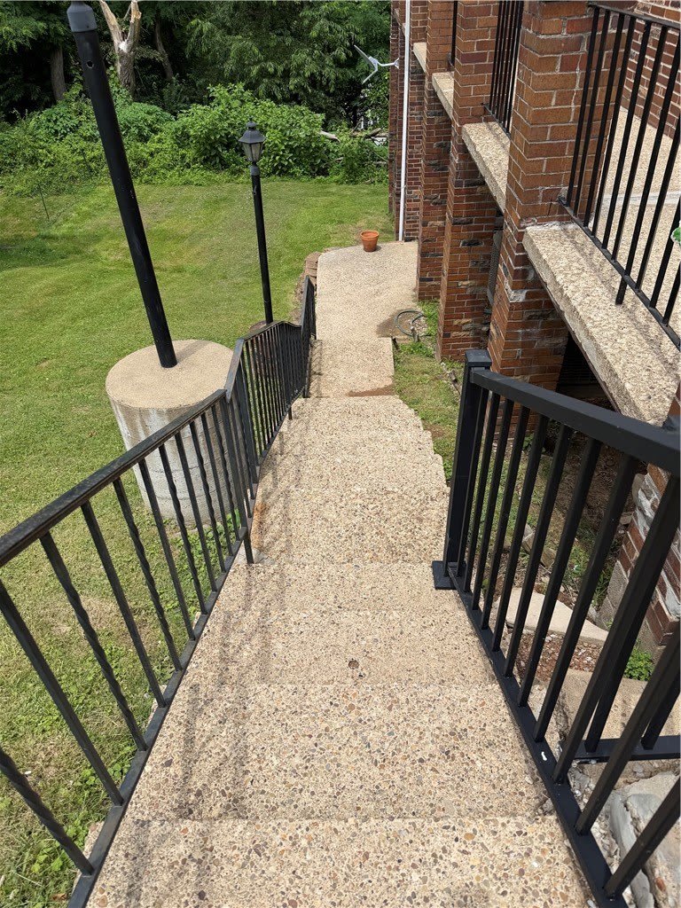 735 Athalia St – photo 2