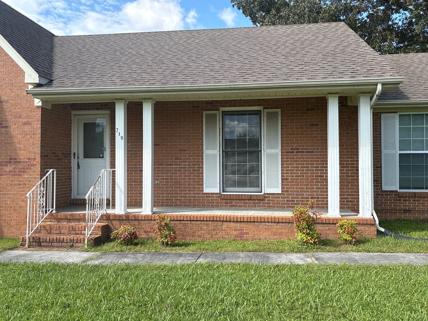 Spacious Brick Home with Fenced-In Back Yard! – photo 2